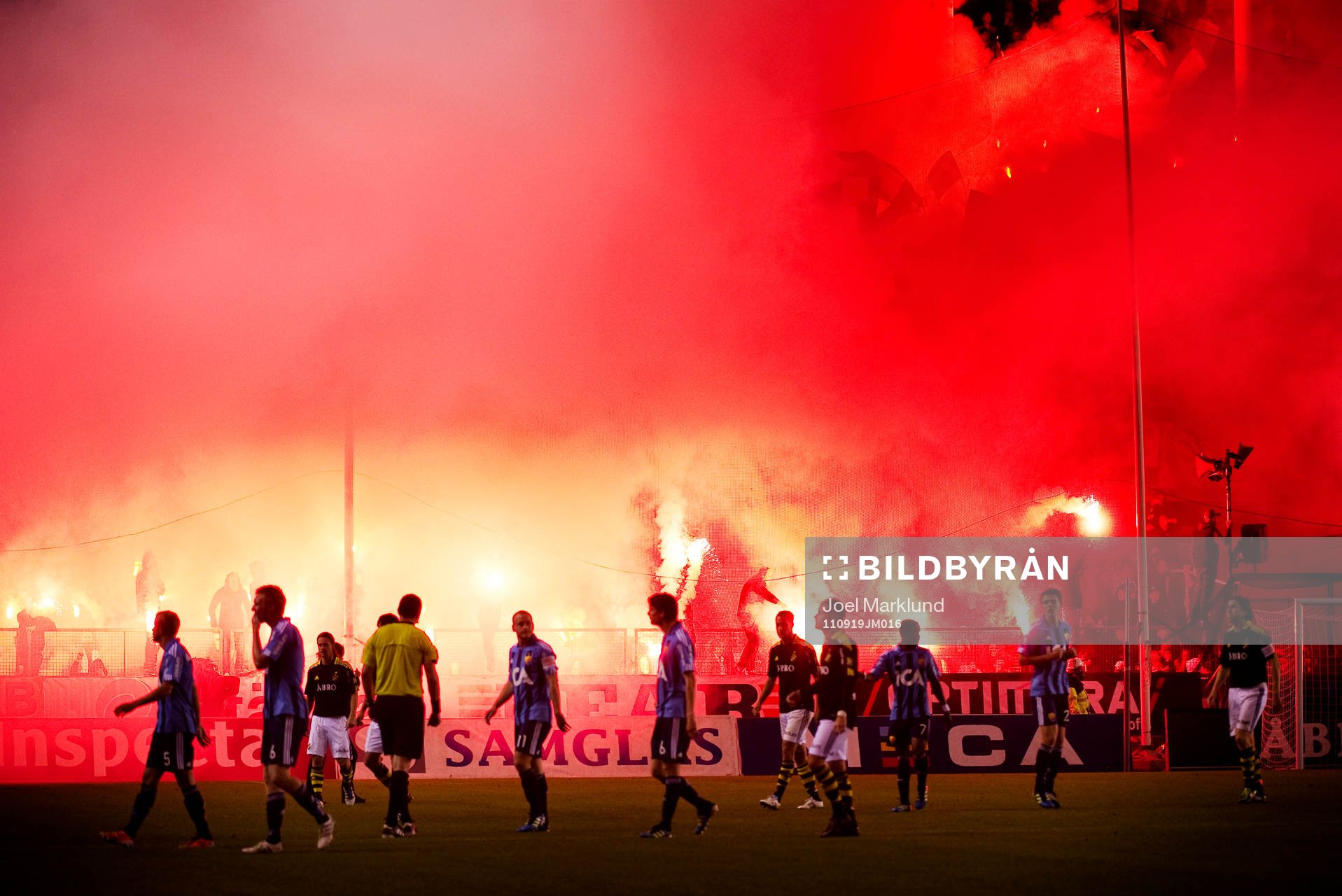 Matchen fick avbrytas tillfälligt