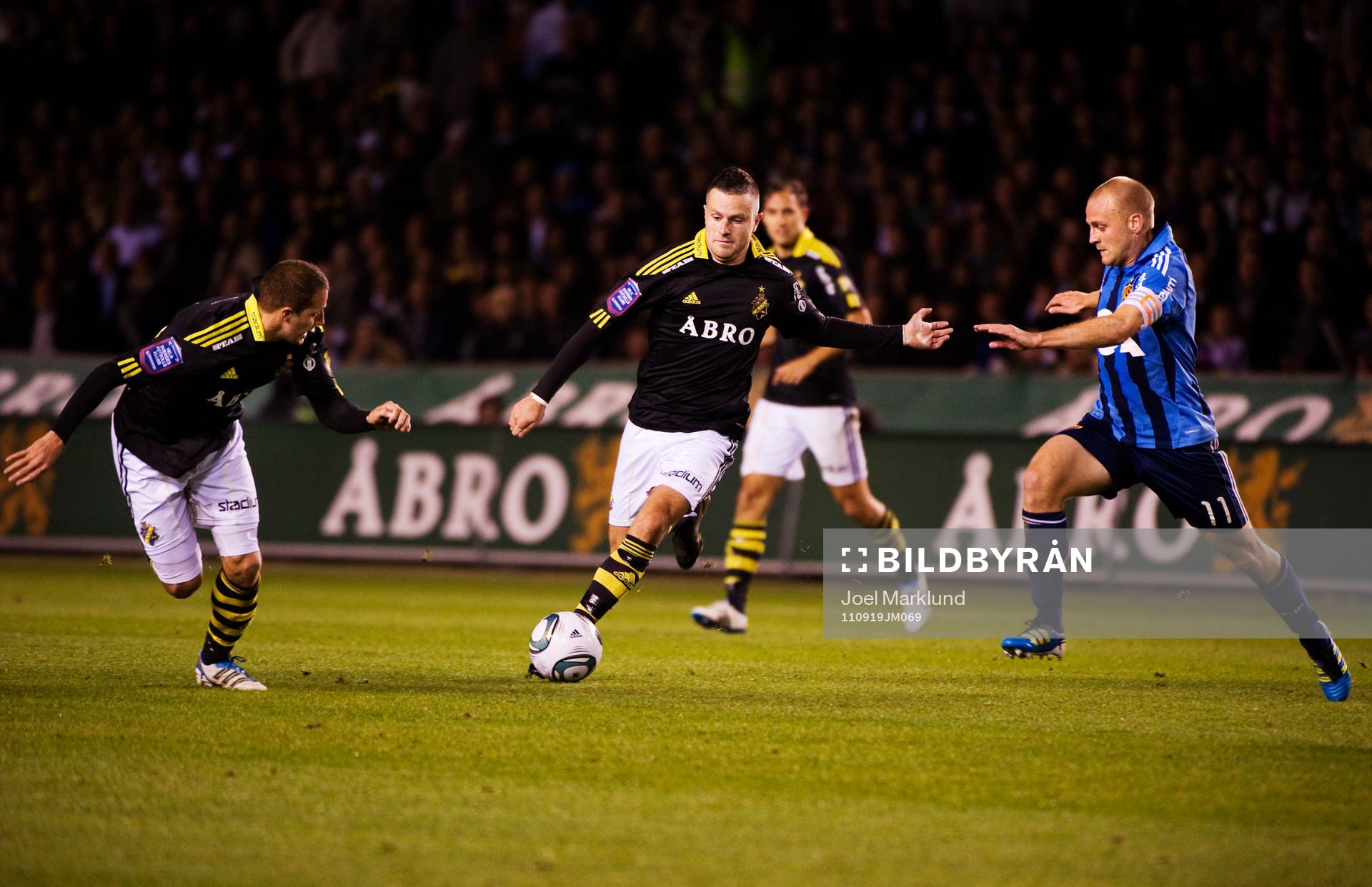 Admir Catovic, AIK, stormar fram