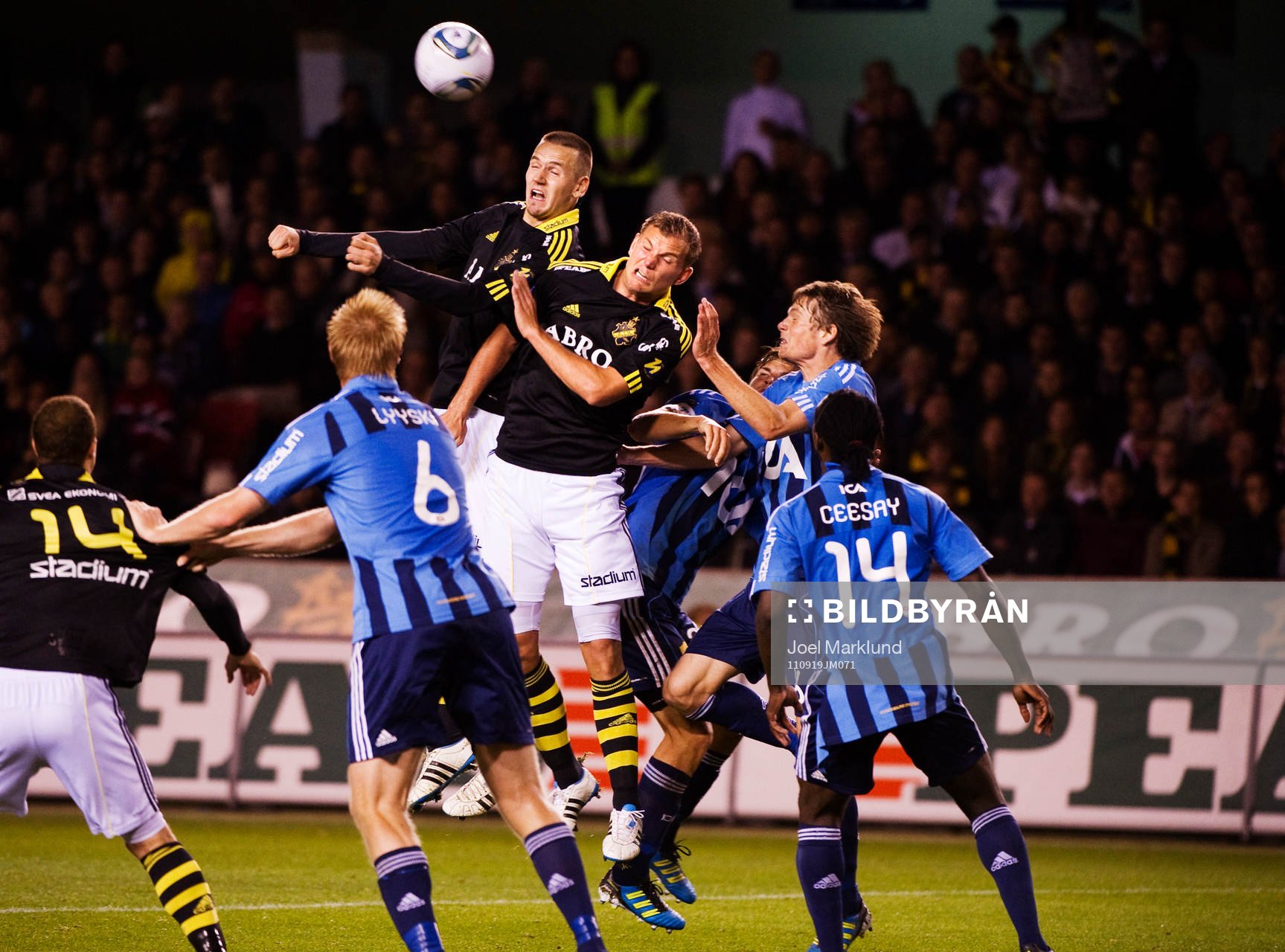 Admir Catovic och Niklas Backman, AIK, oroar i