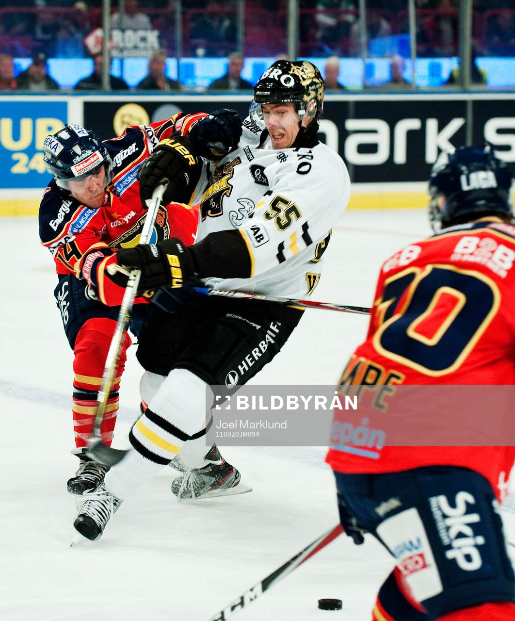 Fredrik Claesson, Djurgården, stoppar Linus Videll, AIK