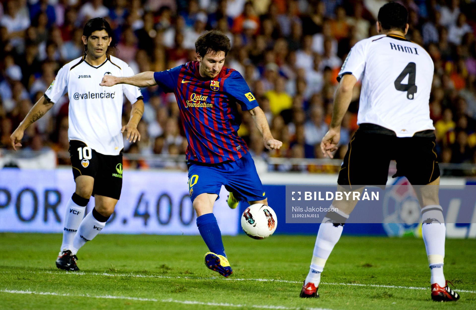 Ever Maximiliano Banega, Adil Rami, Valencia, Lionel Messi,