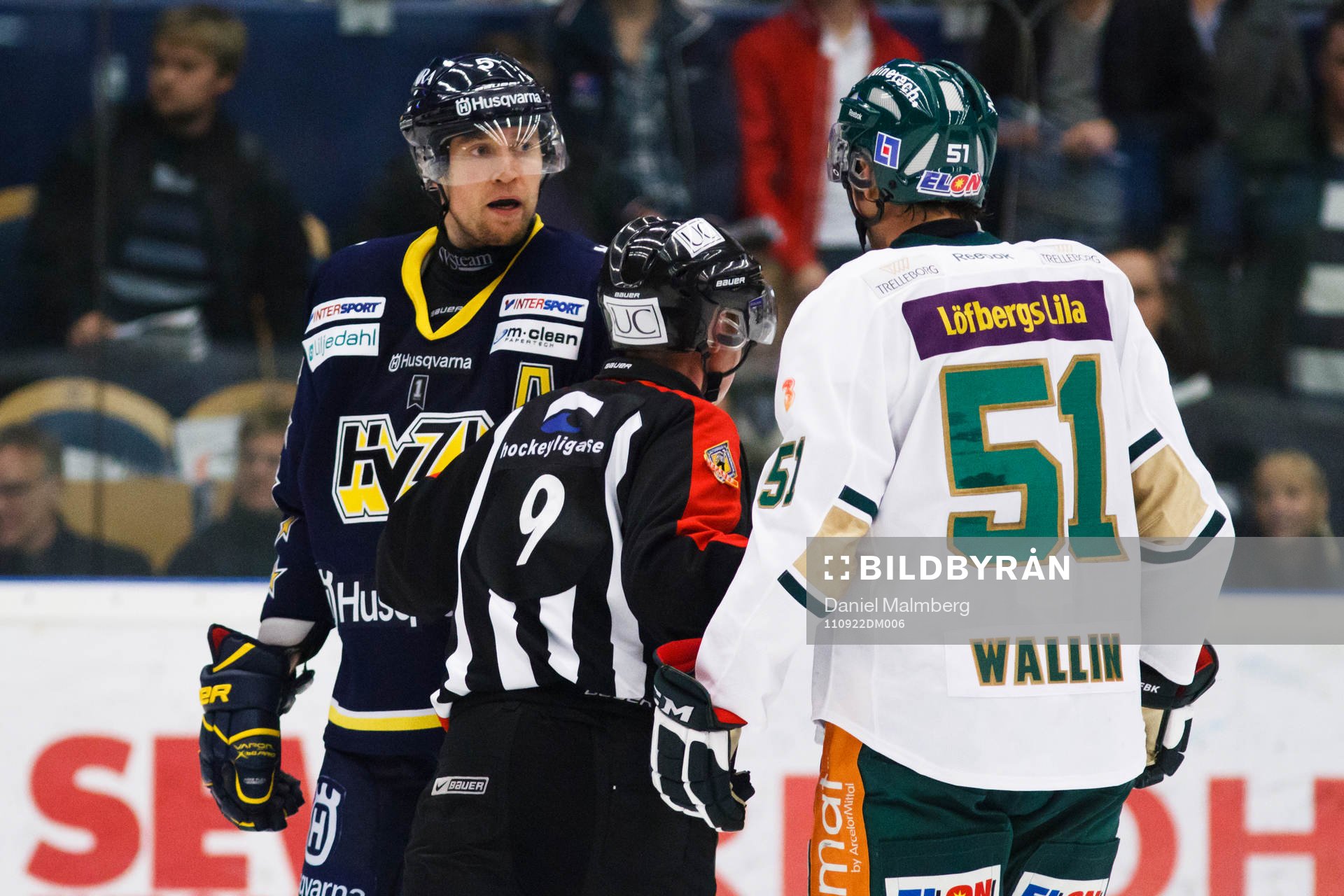 Heta känslor mellan Mikko Luoma, HV71 och Rickard Wallin,