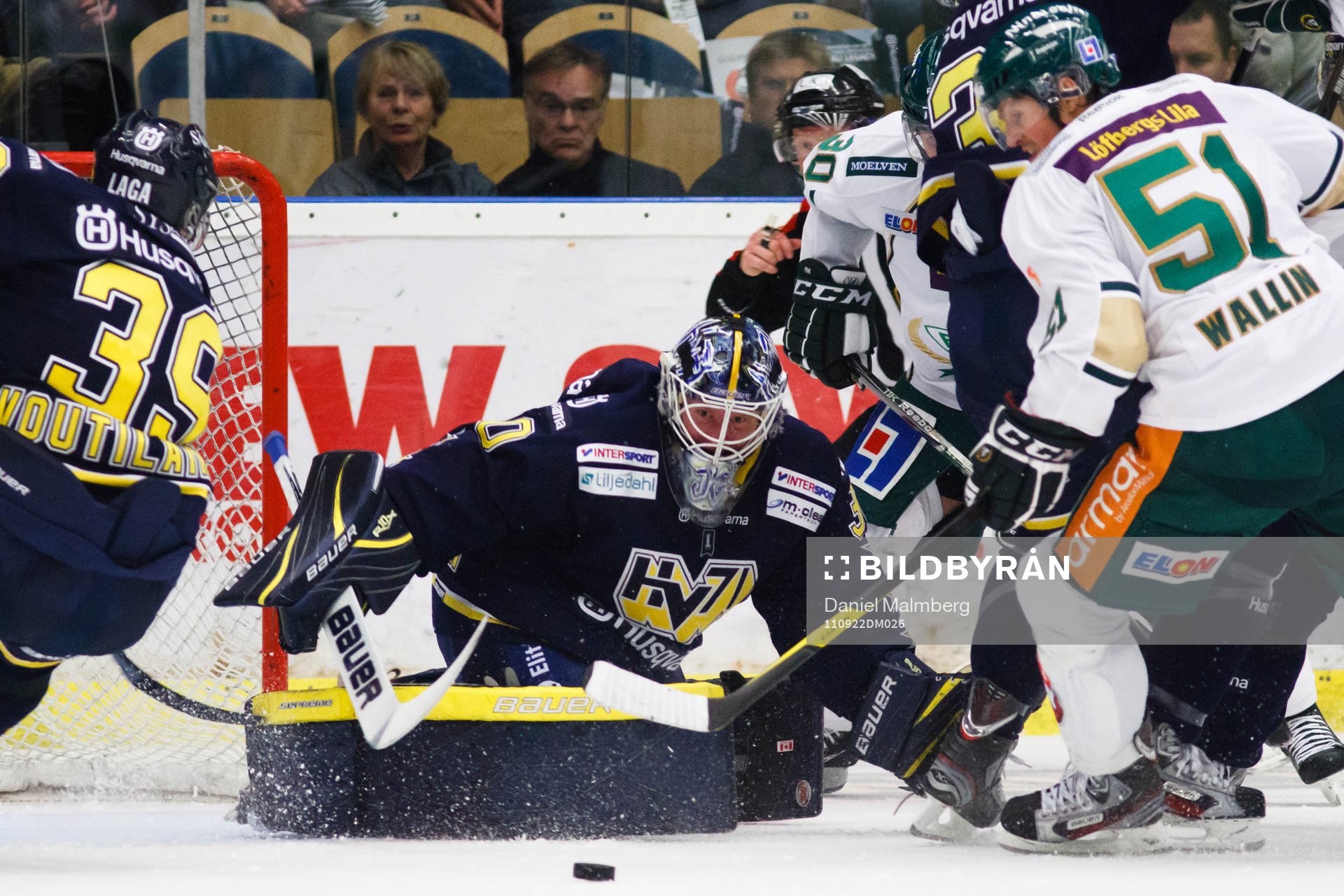 Johan Gunarsson, målvakt, HV71, fick jobba hårt i sin