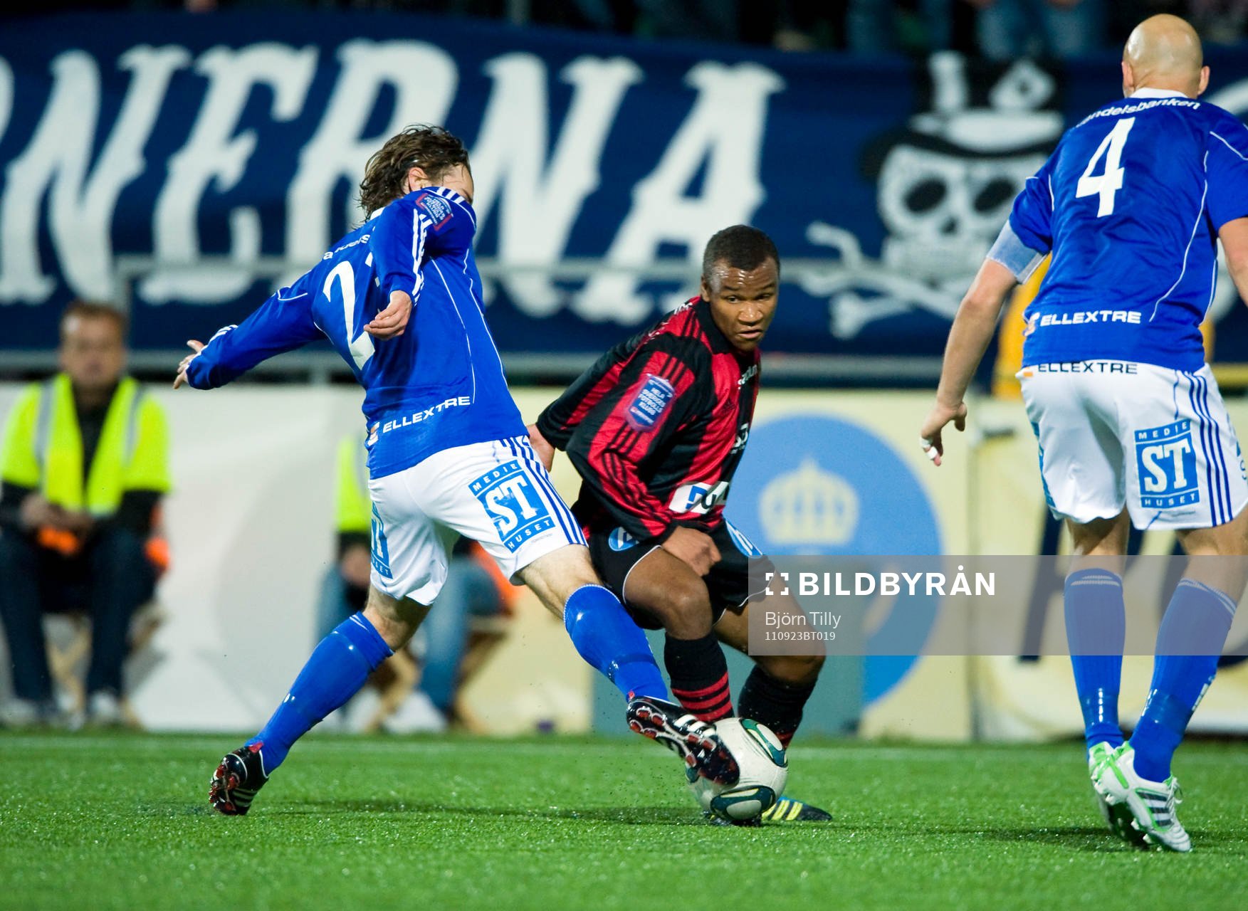 Serge-Junior Martinsson Ngouali, Brommapojkarna