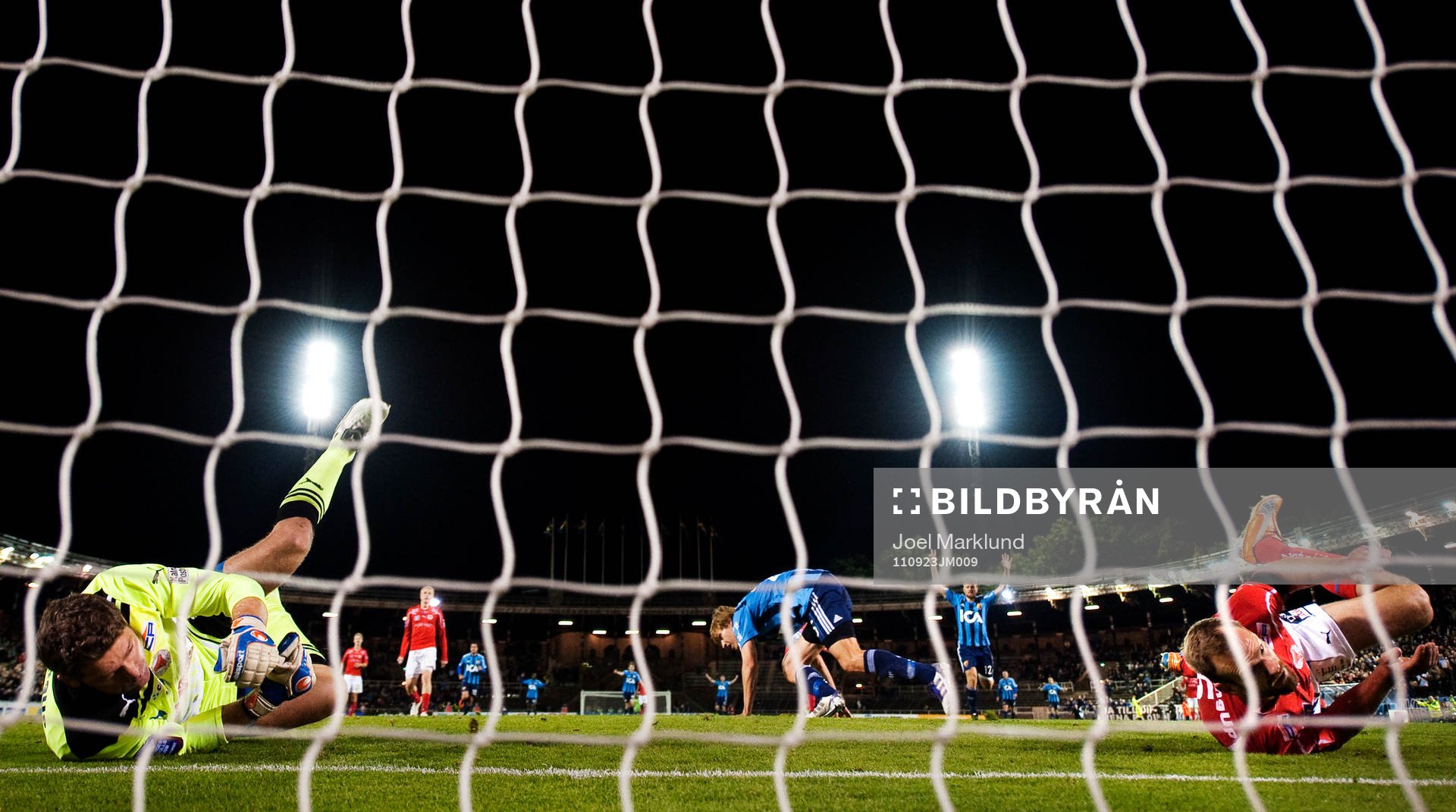Sebastian Rajalakso, Djurgården, gör 2-1 bakom Petter