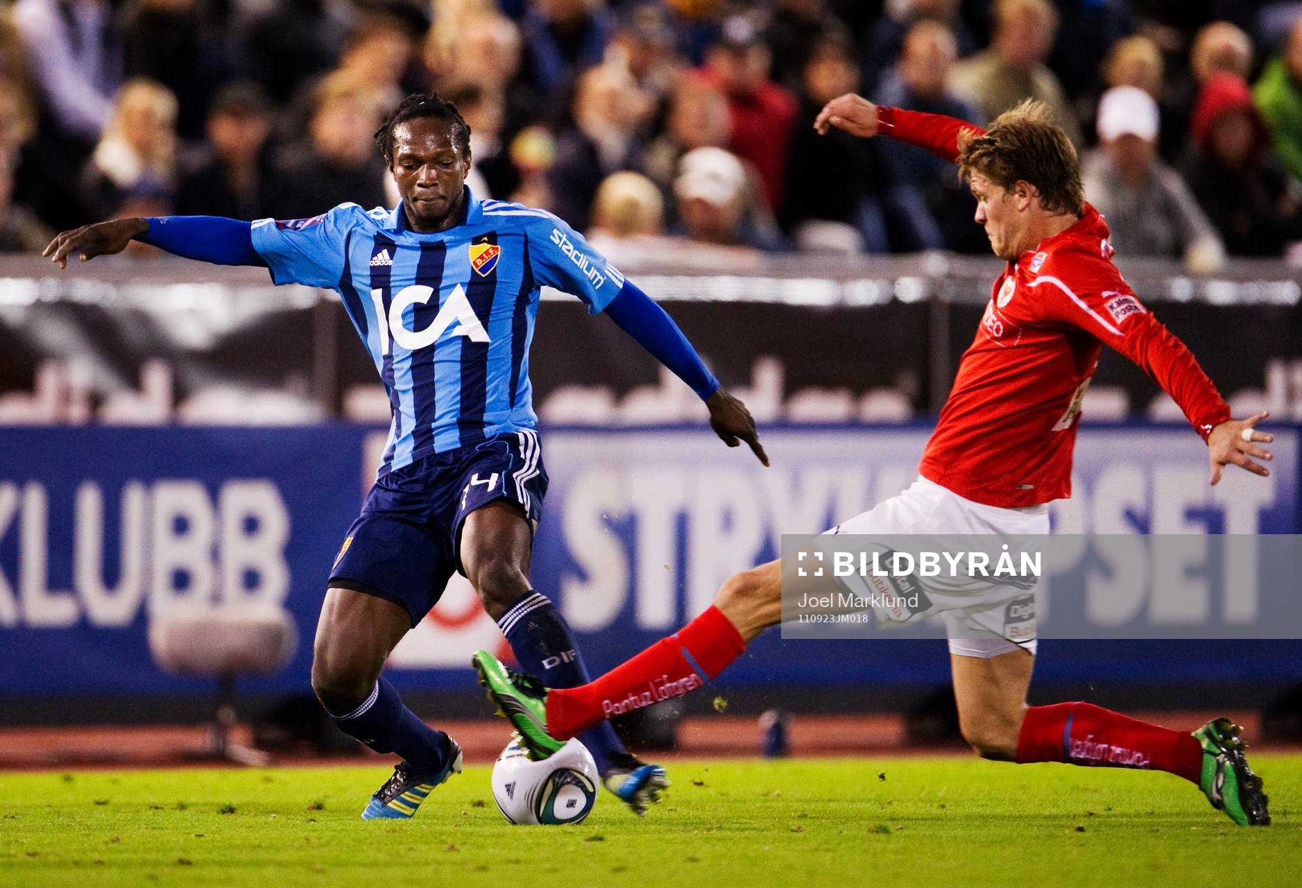Kebba Ceesay, Djurgården, utmanas av Kristoffer