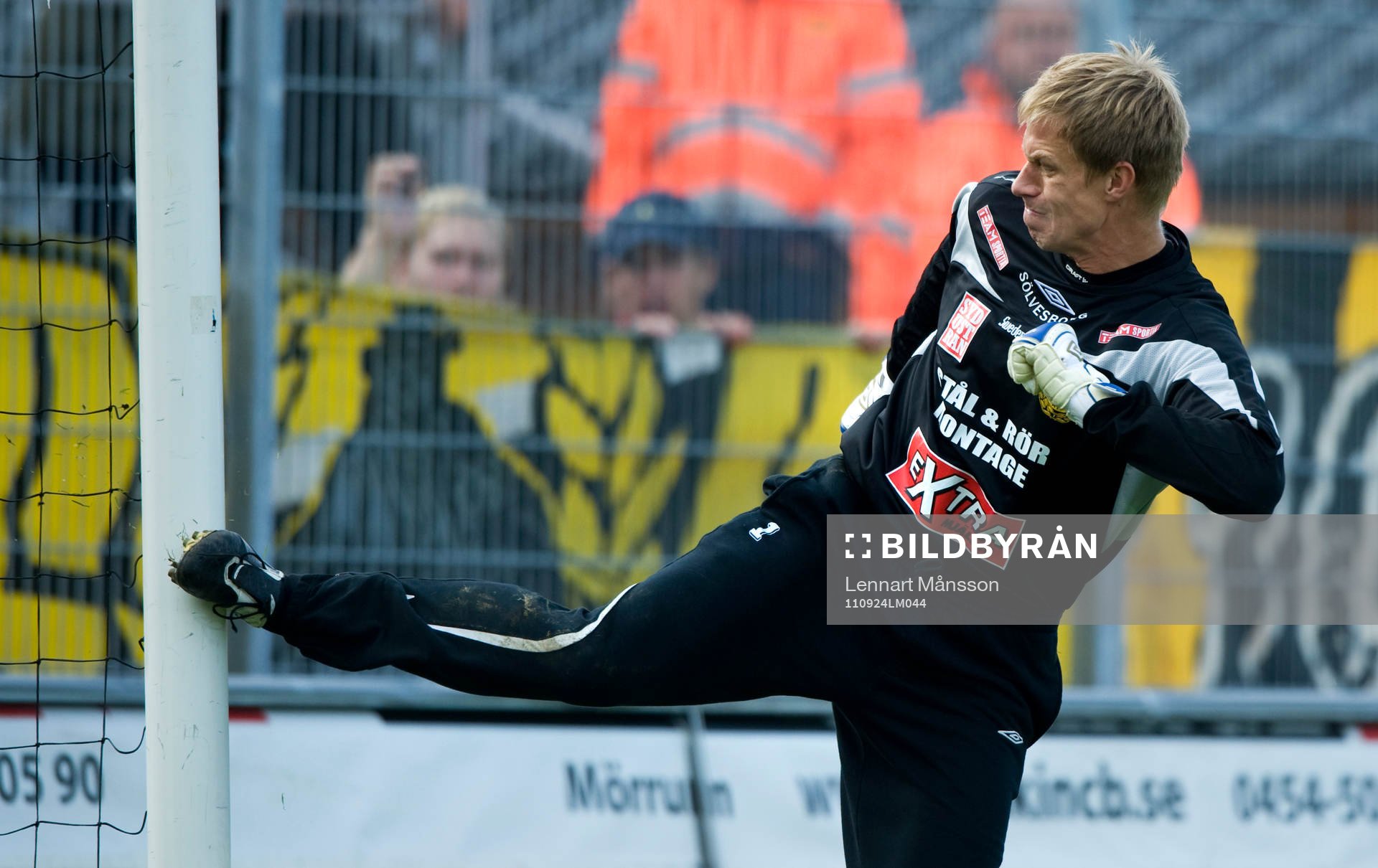 Mattias Asper, målvakt, Mjällby, förbannad