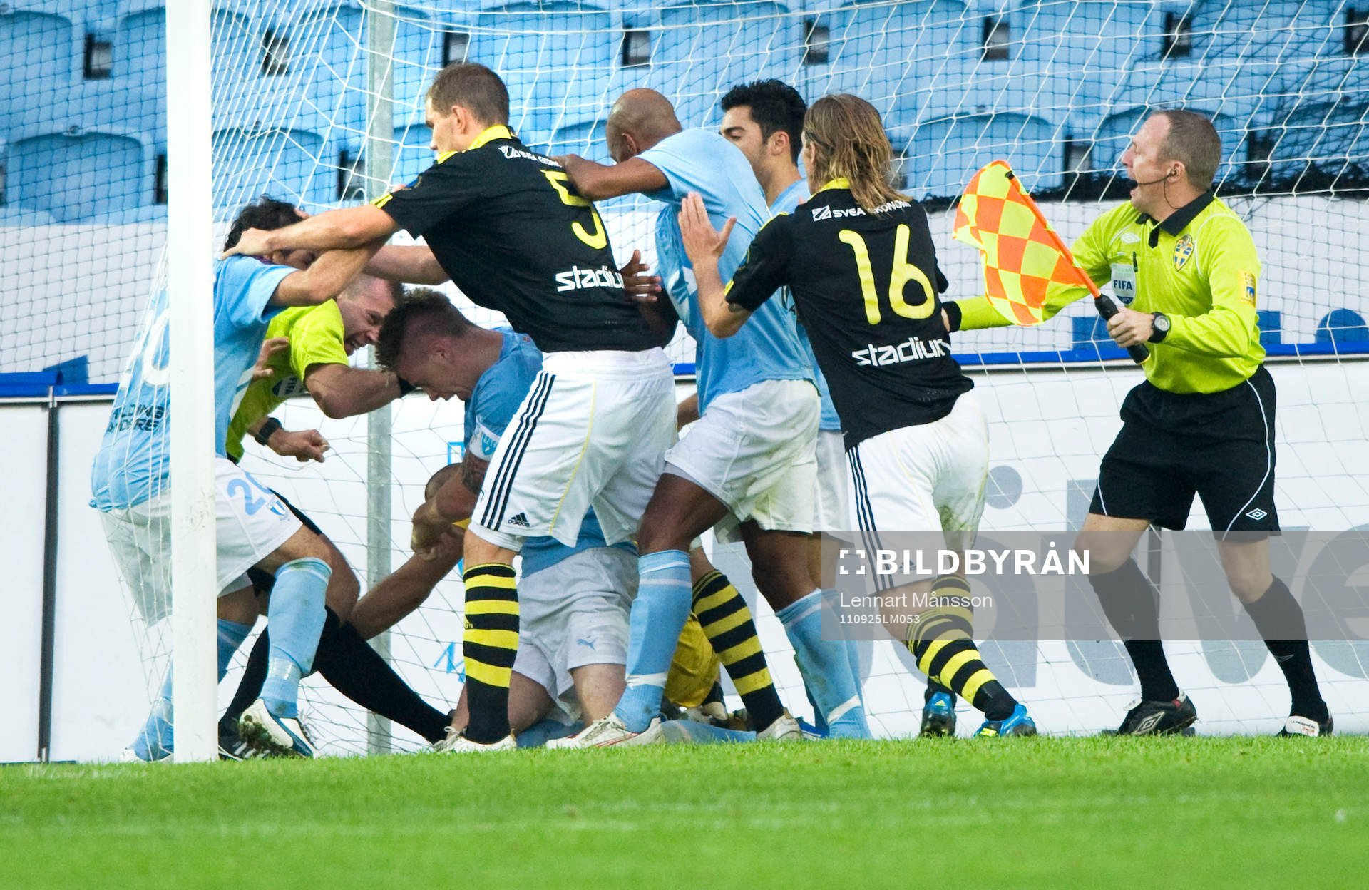 1-1, Mathias Ranegie, Malmö, sedan uppstår tumult