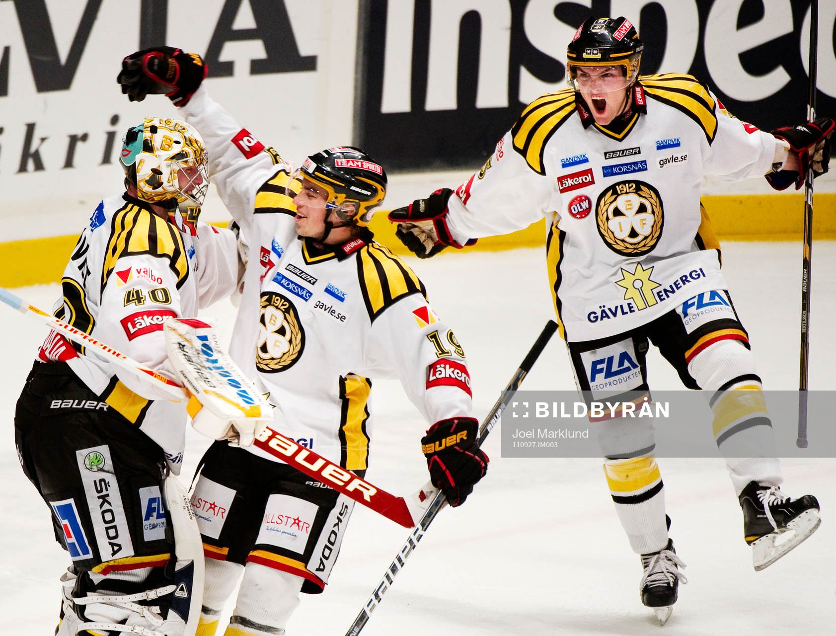 Johan Holmqvist, målvakt, Calle Järnkrok och Simon