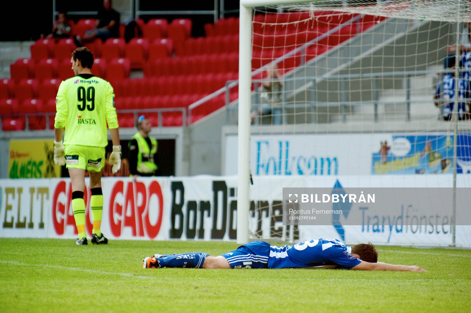 Elmar Bjarnason, IFK Göteborg, missar målchans. Depp,