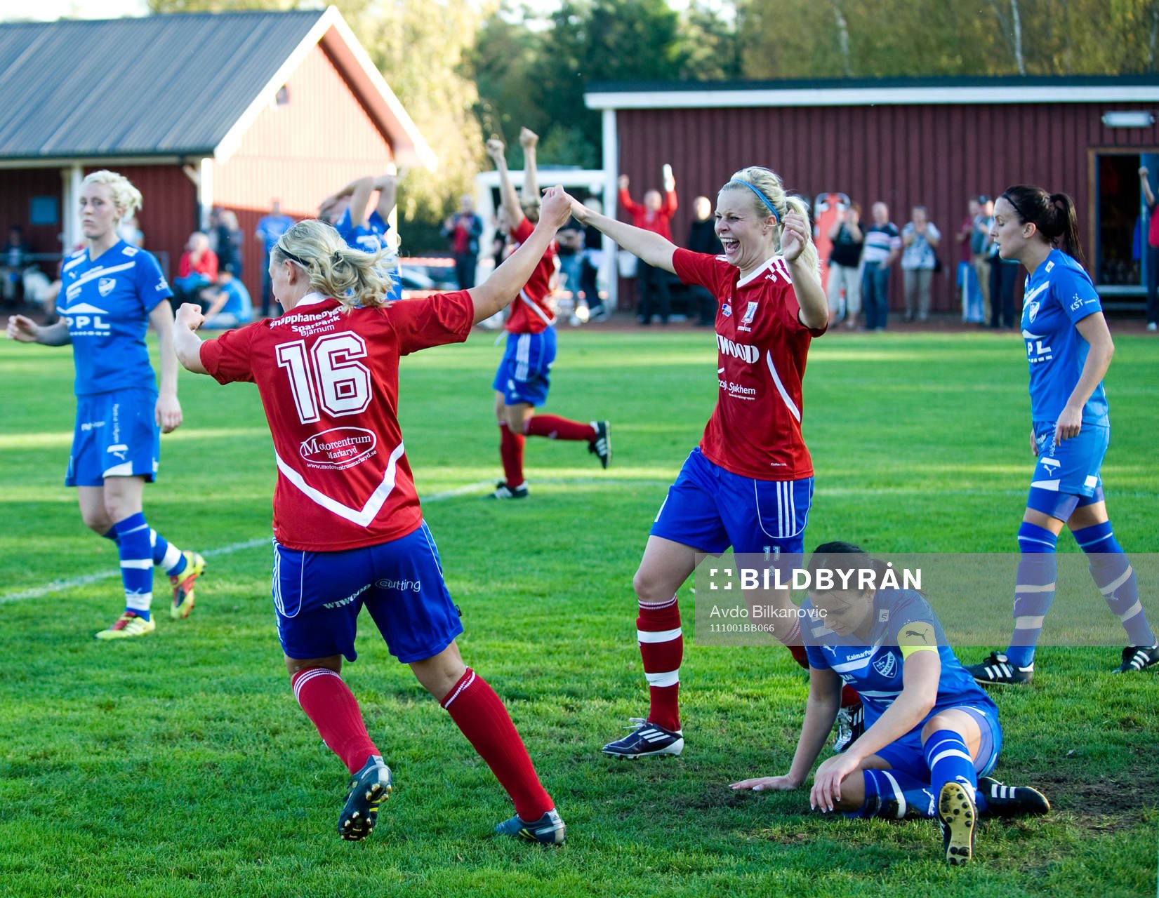    Frida Parkhagen och Sofie Andersson, Vittsjö (Jubel)