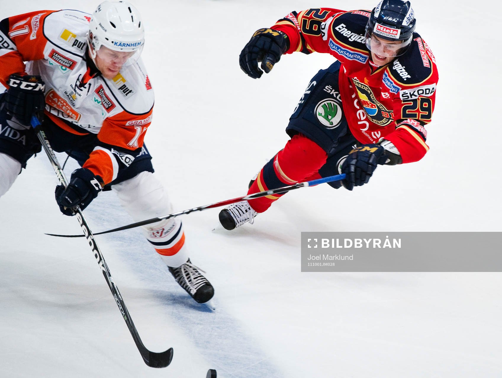 Jeremias Augustin, Växjö, jagas av Patrick Cehlin,