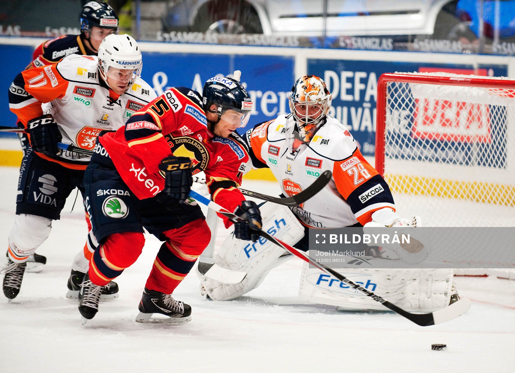 Mattias Carlsson, Djurgården, oroar framför Martin