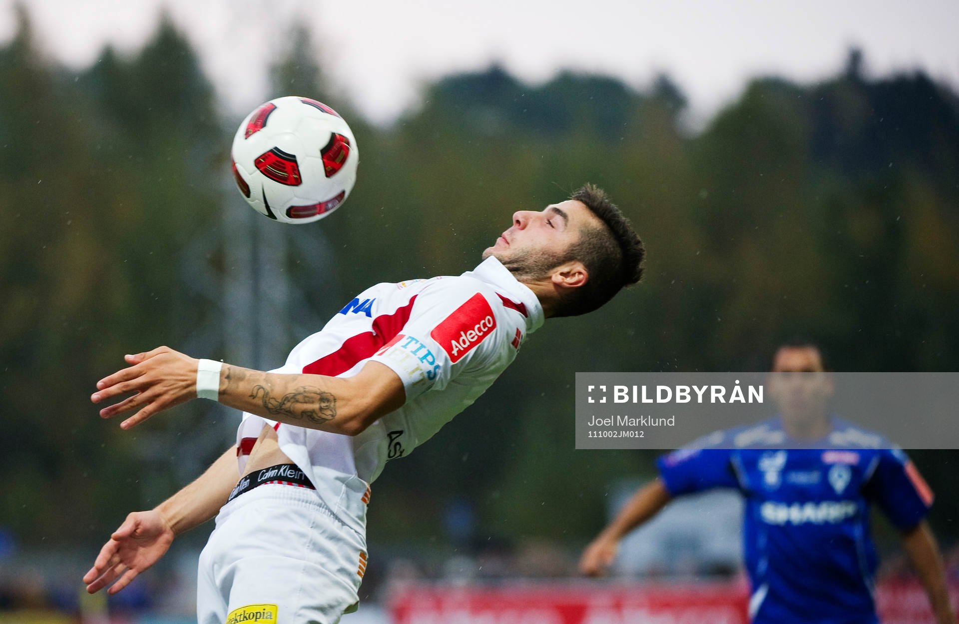 Mikael Ishak, Assyriska, tar ner bollen