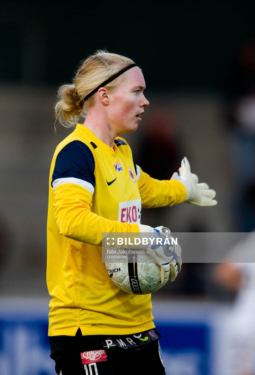 Hedvig Lindahl, målvakt