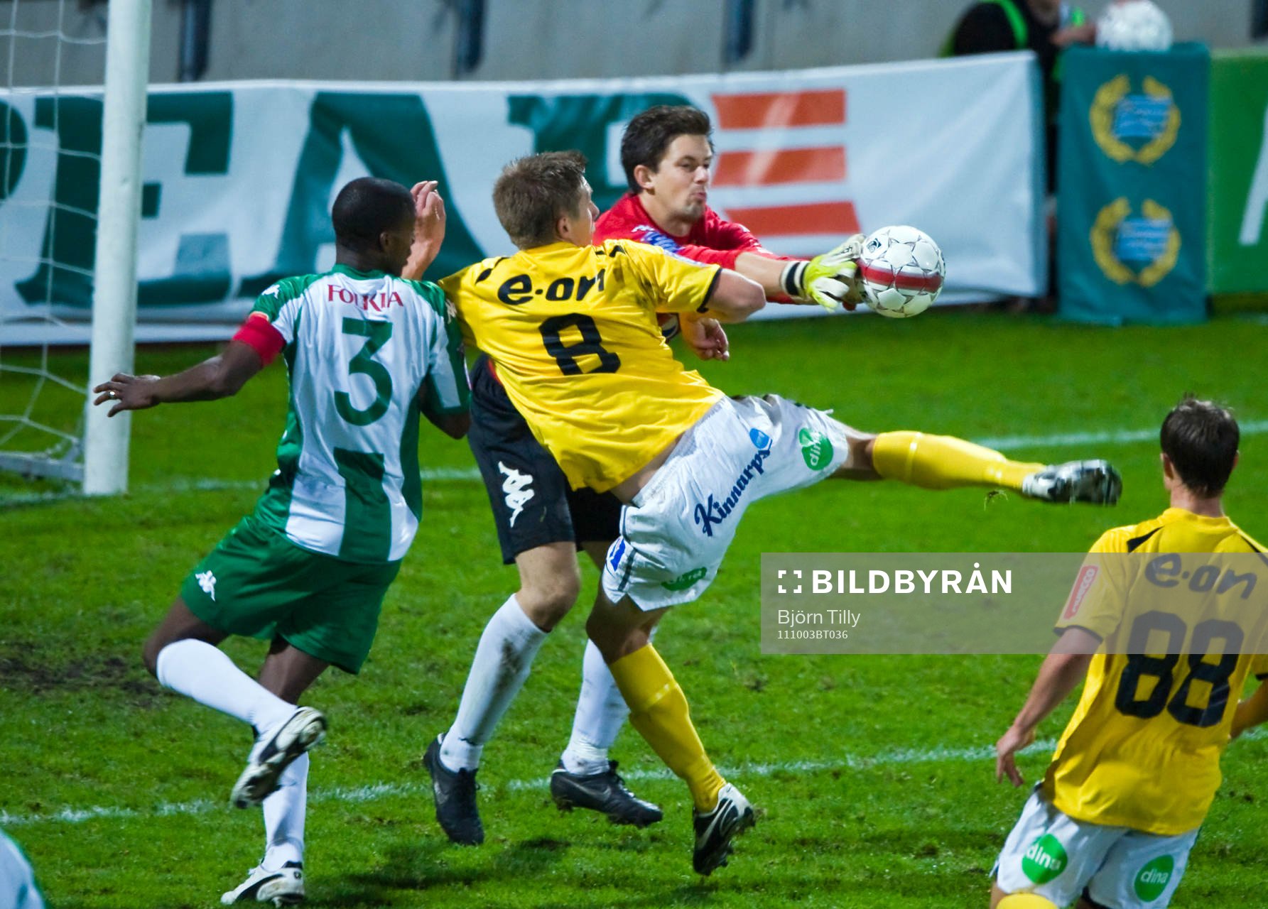  Mikael Boman, Falkenberg och Johannes Hopf, målvakt, Hammarby.