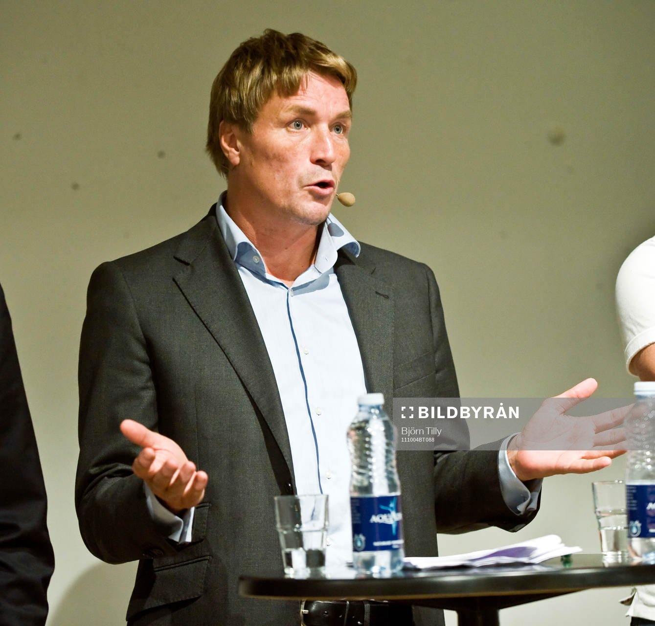 Thomas Bodström, författare, pappa, fotbollsspelare och