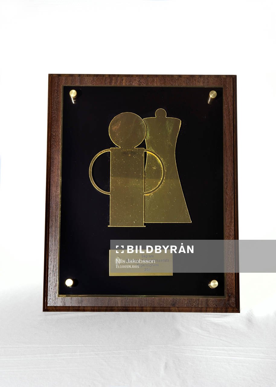 s pokal pryder