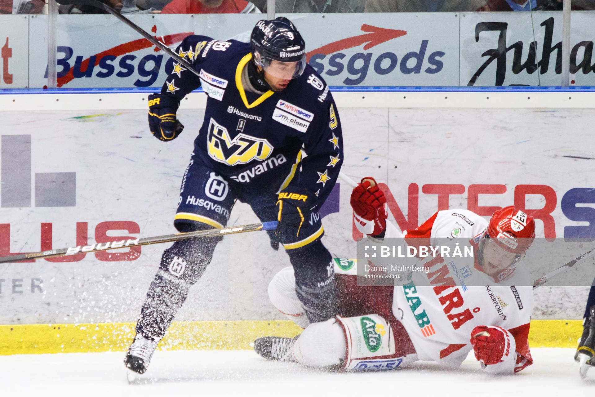 Alexander Larsson, Timrå, ligger på isen nedanför Jason