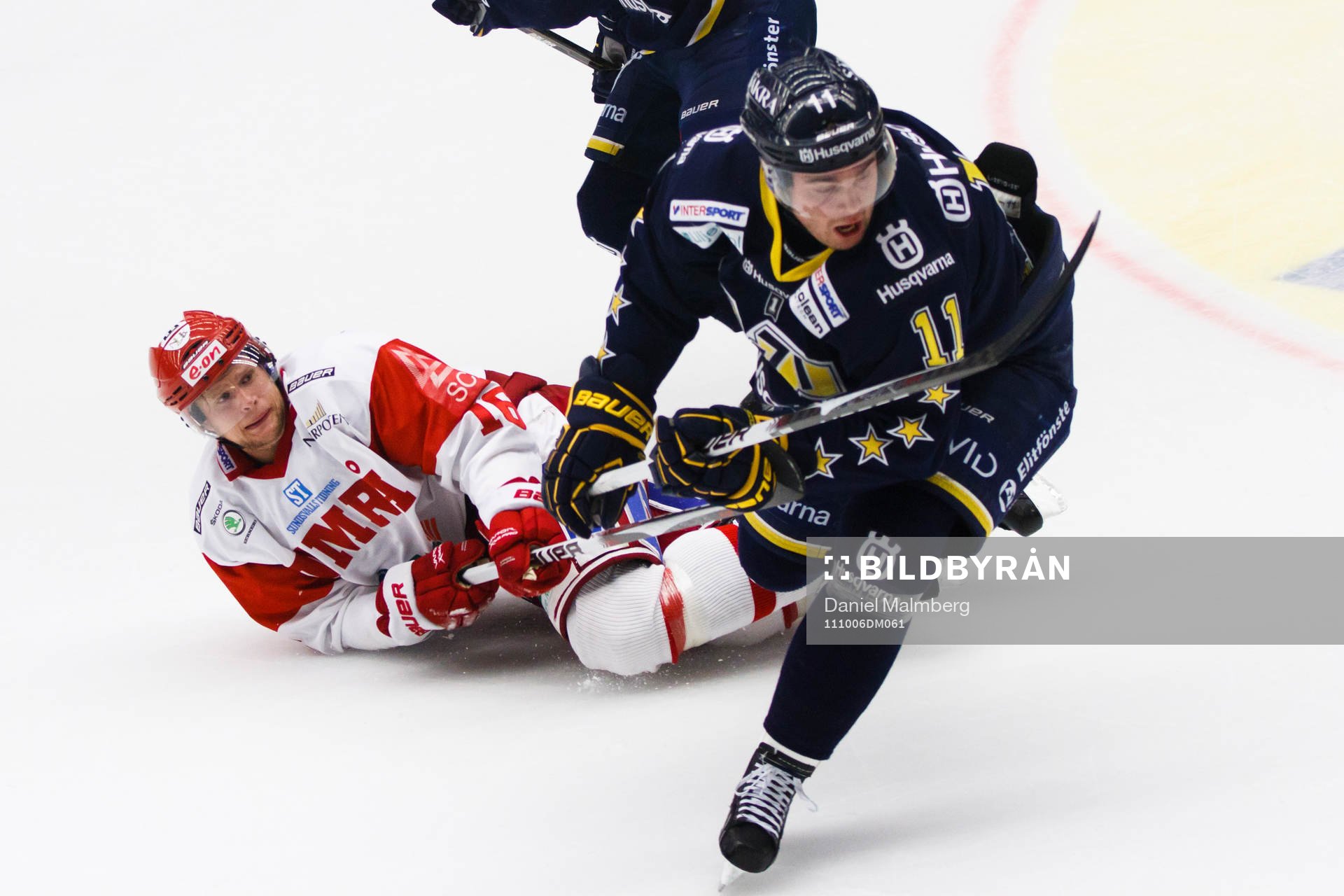 Alexander Larsson, Timrå, liggandes på isen nedanför