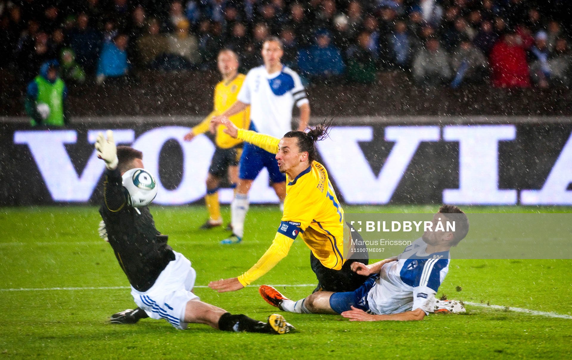 Zlatan Ibrahimovic, Sverige är framme på målchans men