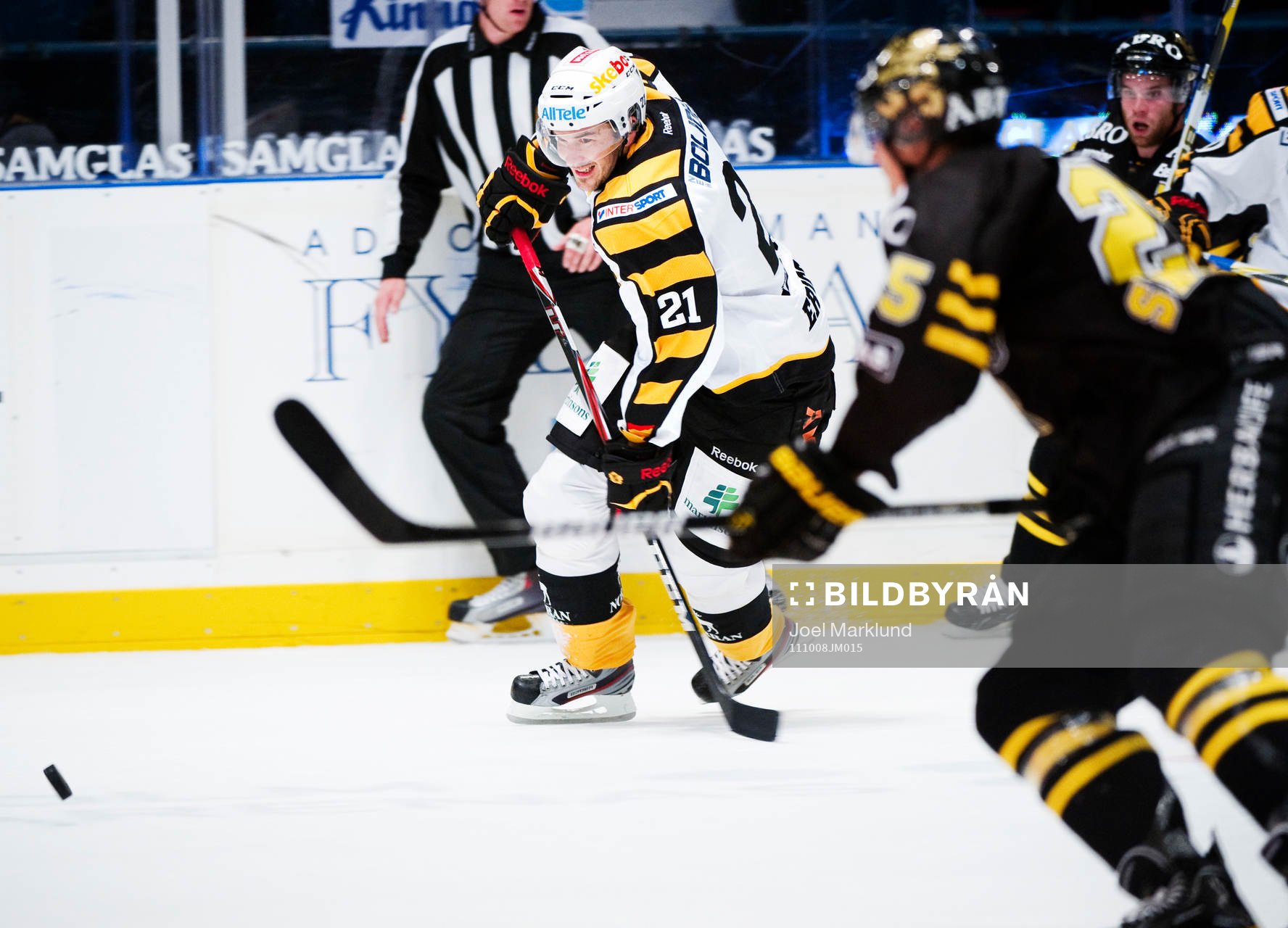 Jimmie Ericsson, Skellefteå, jagar pucken
