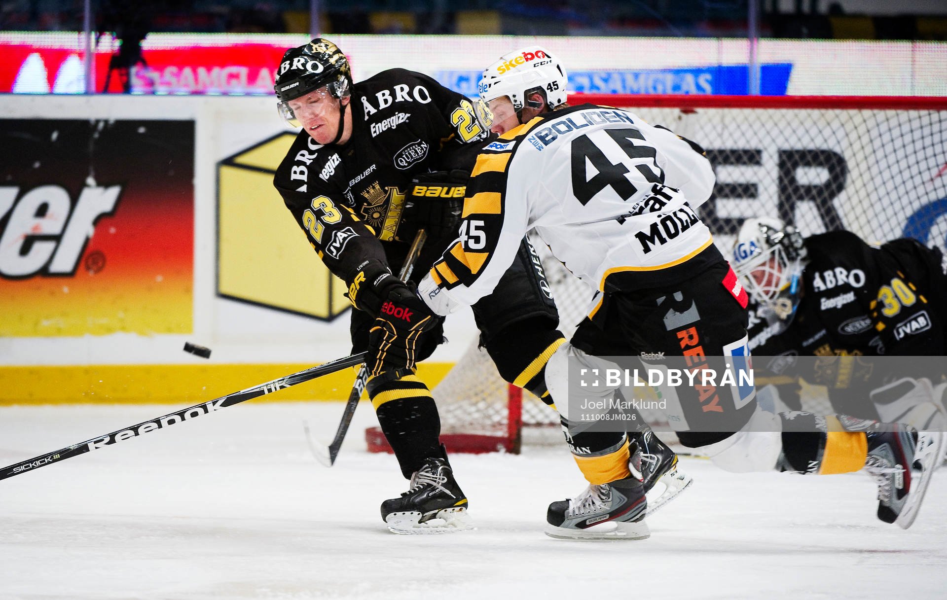 Jonas Liwing, AIK, utmanas av Oscar Möller, Skellefteå