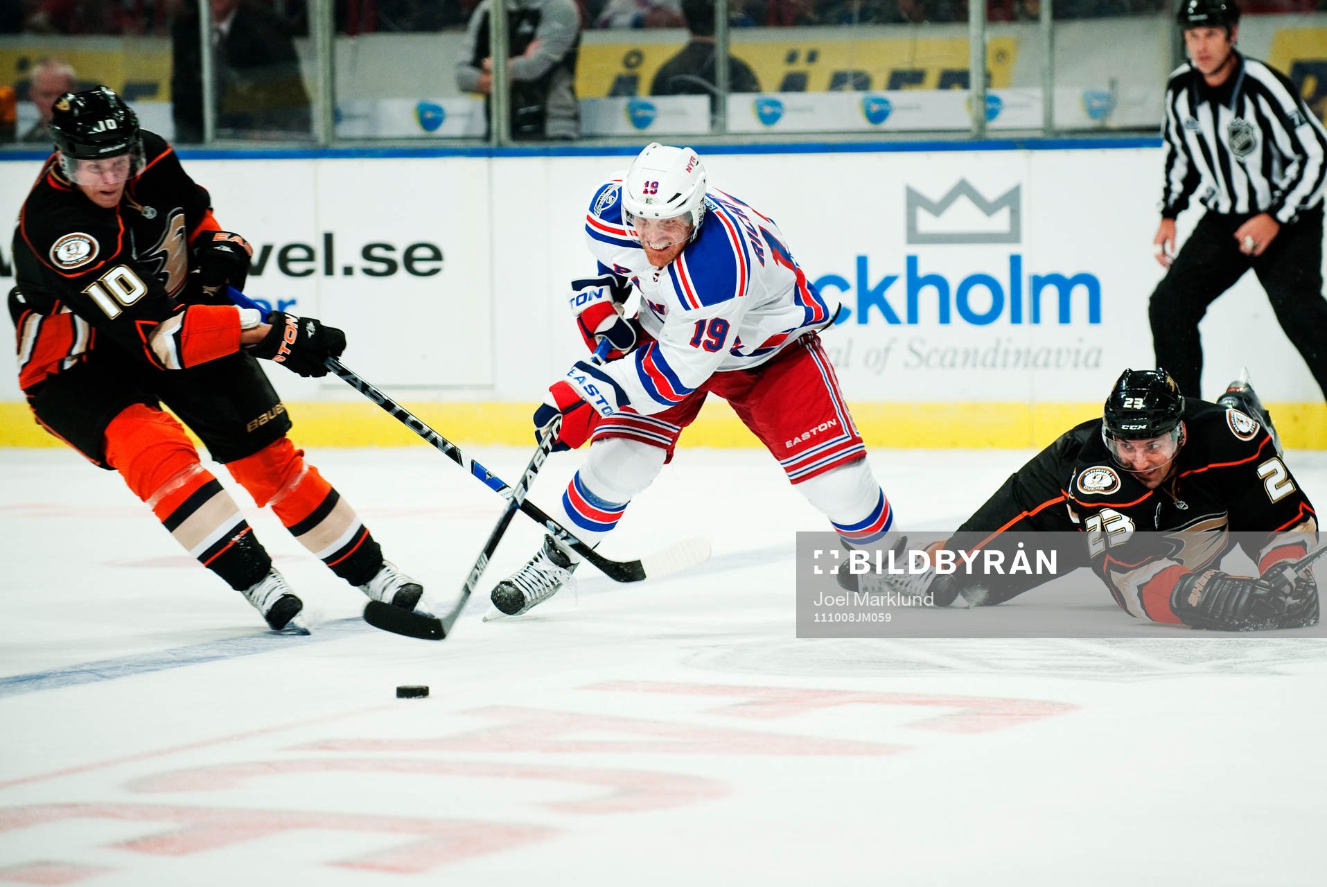 Corey Perry och Francois Beauchemin, Anaheim Ducks, kämpar