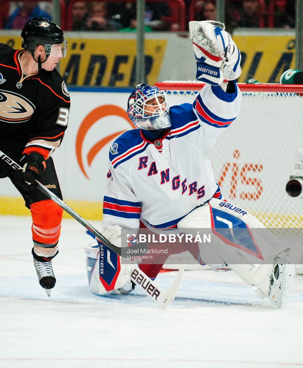 Jason Blake, Anaheim Ducks, oroar framför Henrik