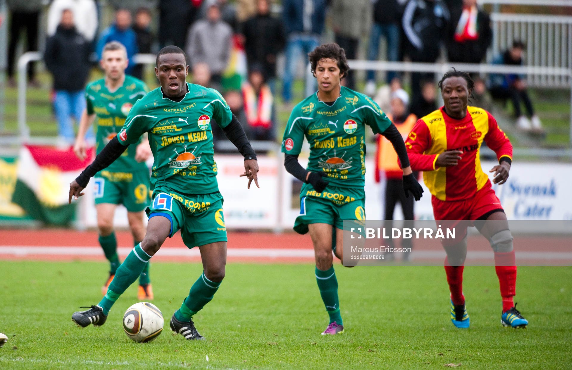 Robert Mambo Mumba, Dalkurd spelar fram bollen