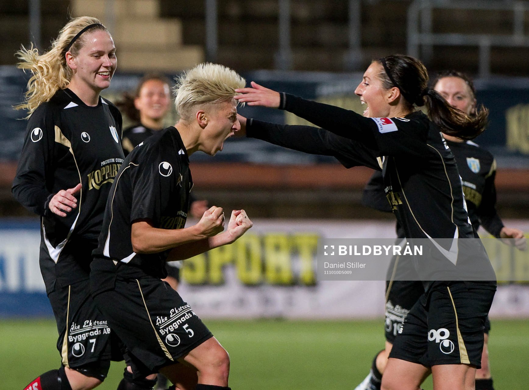 Lisa Ek, Göteborg, gör 2-2 på straff, jubel