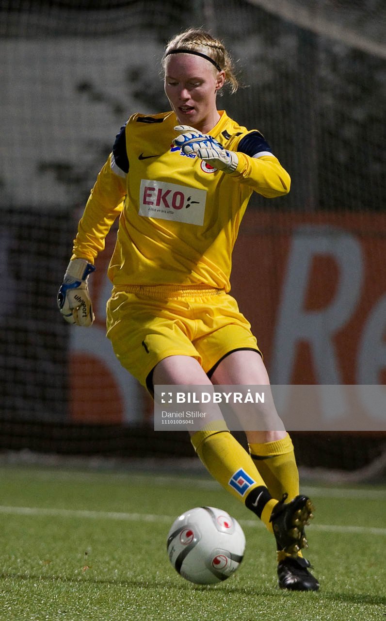  Hedvig Lindahl, målvakt.