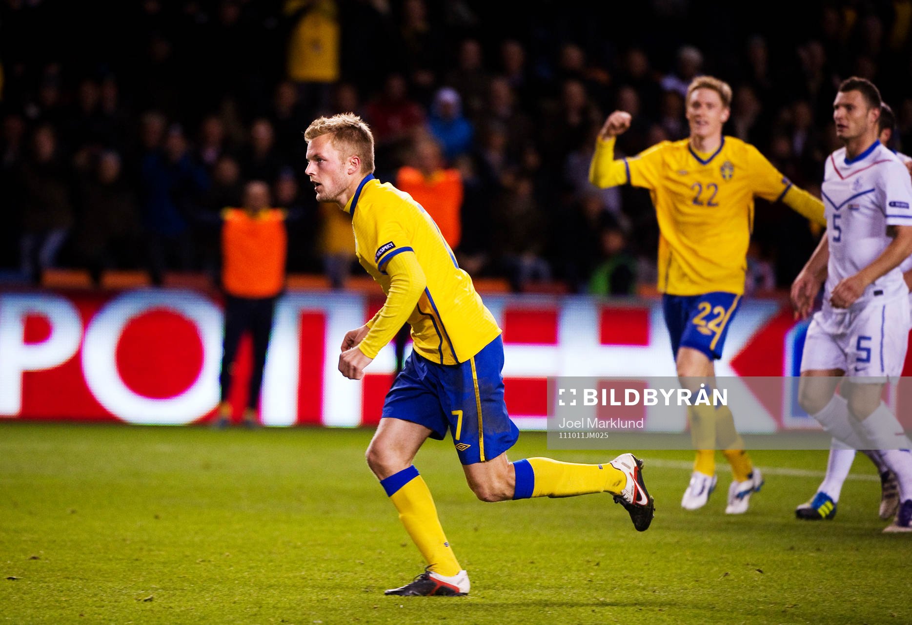 Sebastian Larsson, Sverige, har precis gjort 2-2