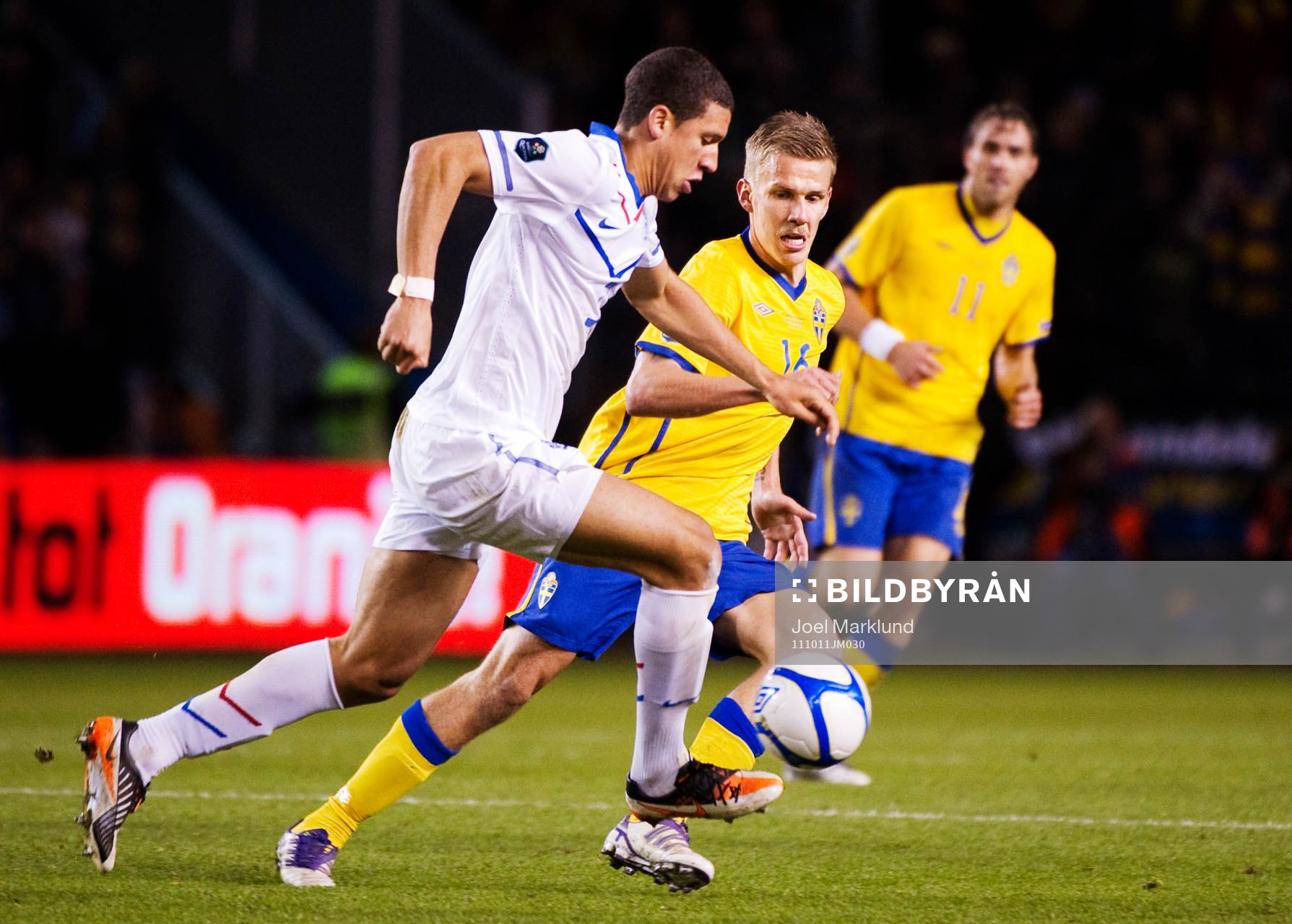 Pontus Wernbloom, Sverige, jagar bollen