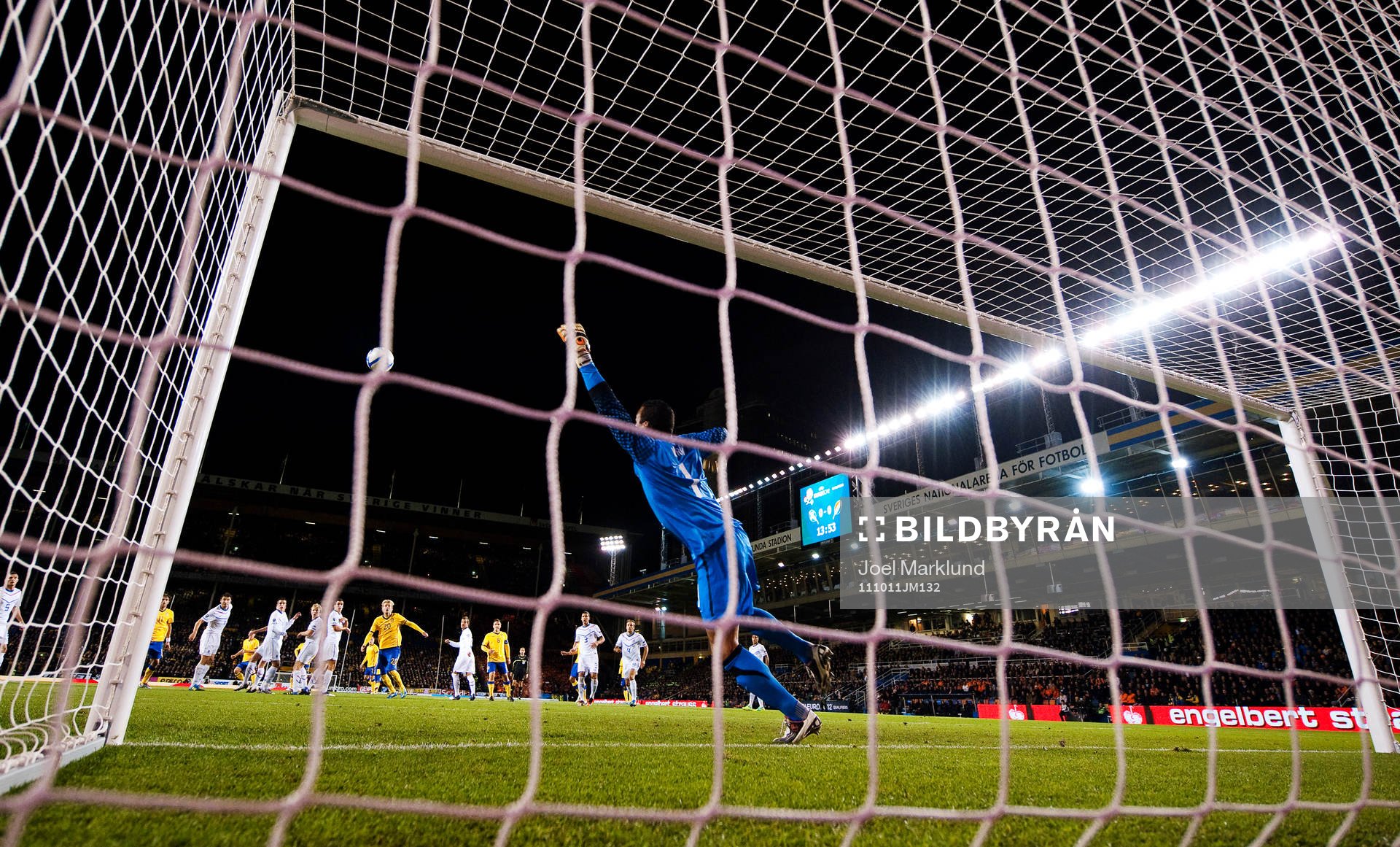 Michel Vorm, målvakt, Holland, släpper in 1-0 från Kim