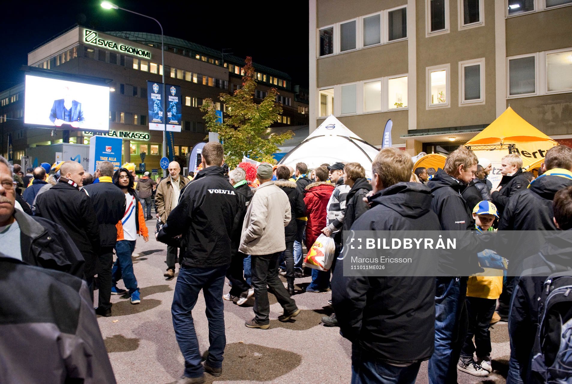 Utanför Råsunda innan matchen