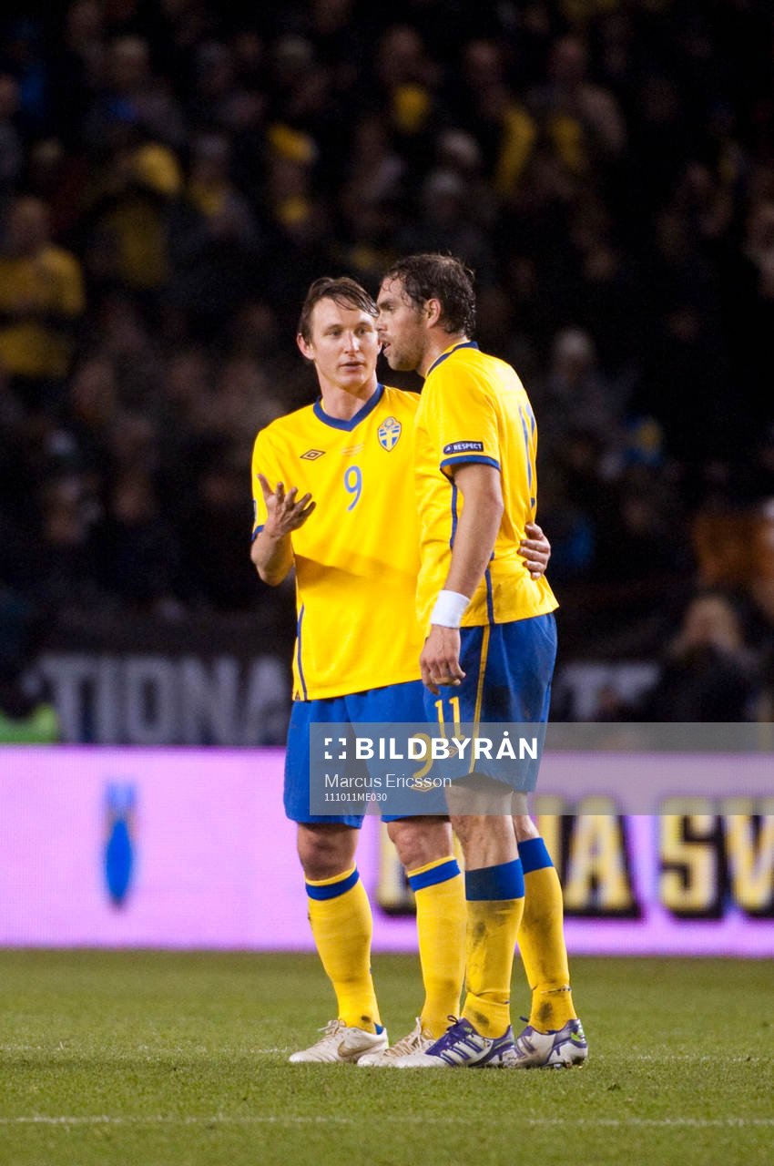 Kim Källström, och Johan Elmander, Sverige