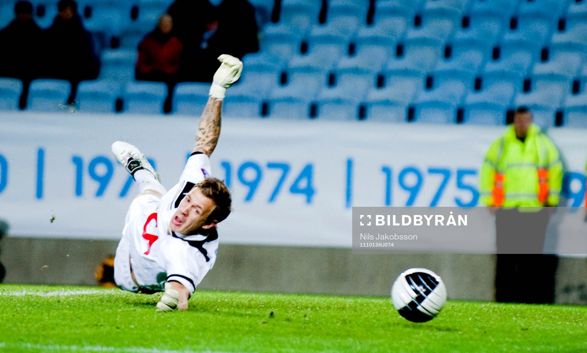 Johan Dahlin, mälvakt, Malmö FF räddar till hörna