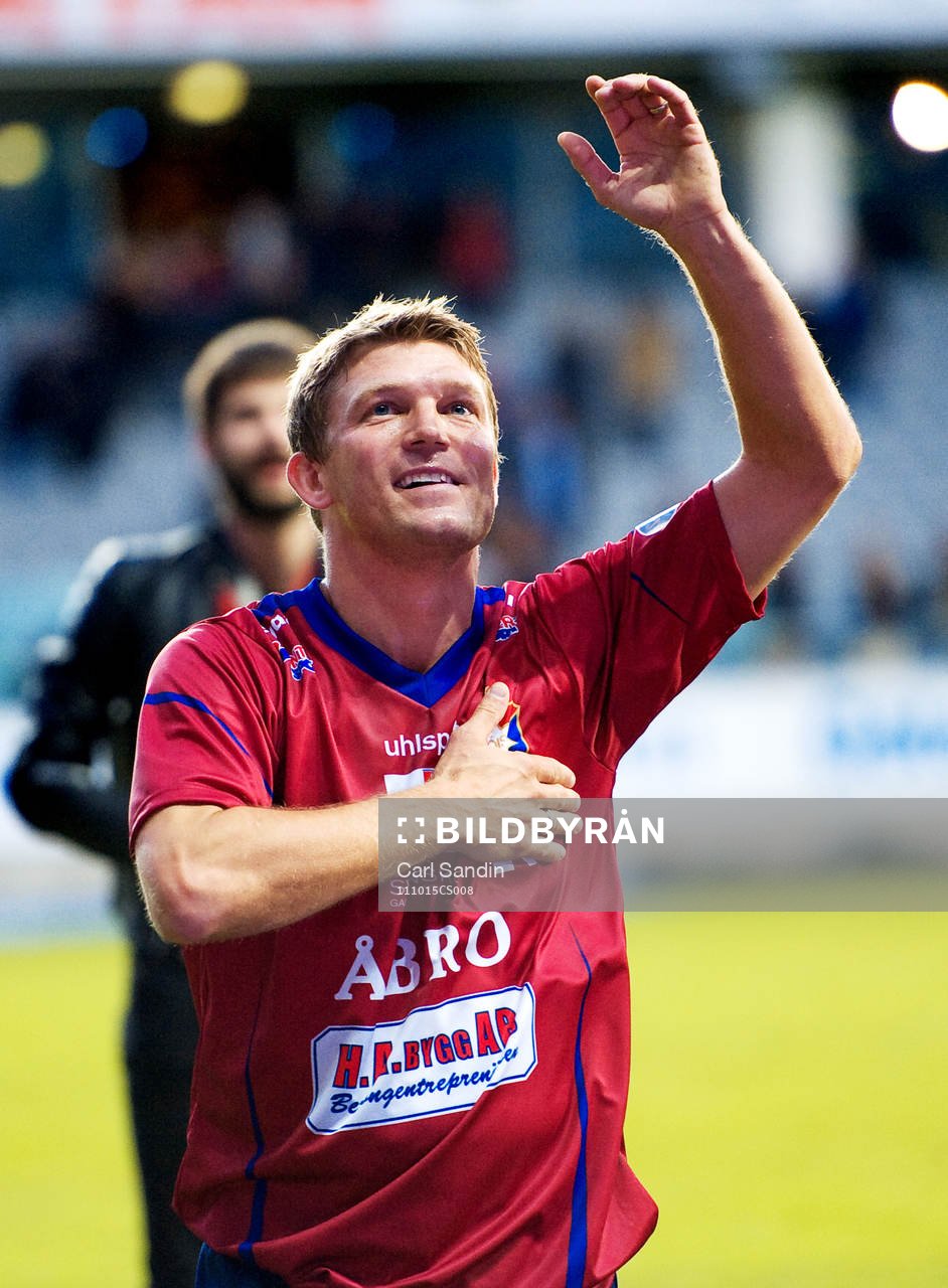 Marcus Allbäck, Örgryte, jubel. Handen på hjärtat
