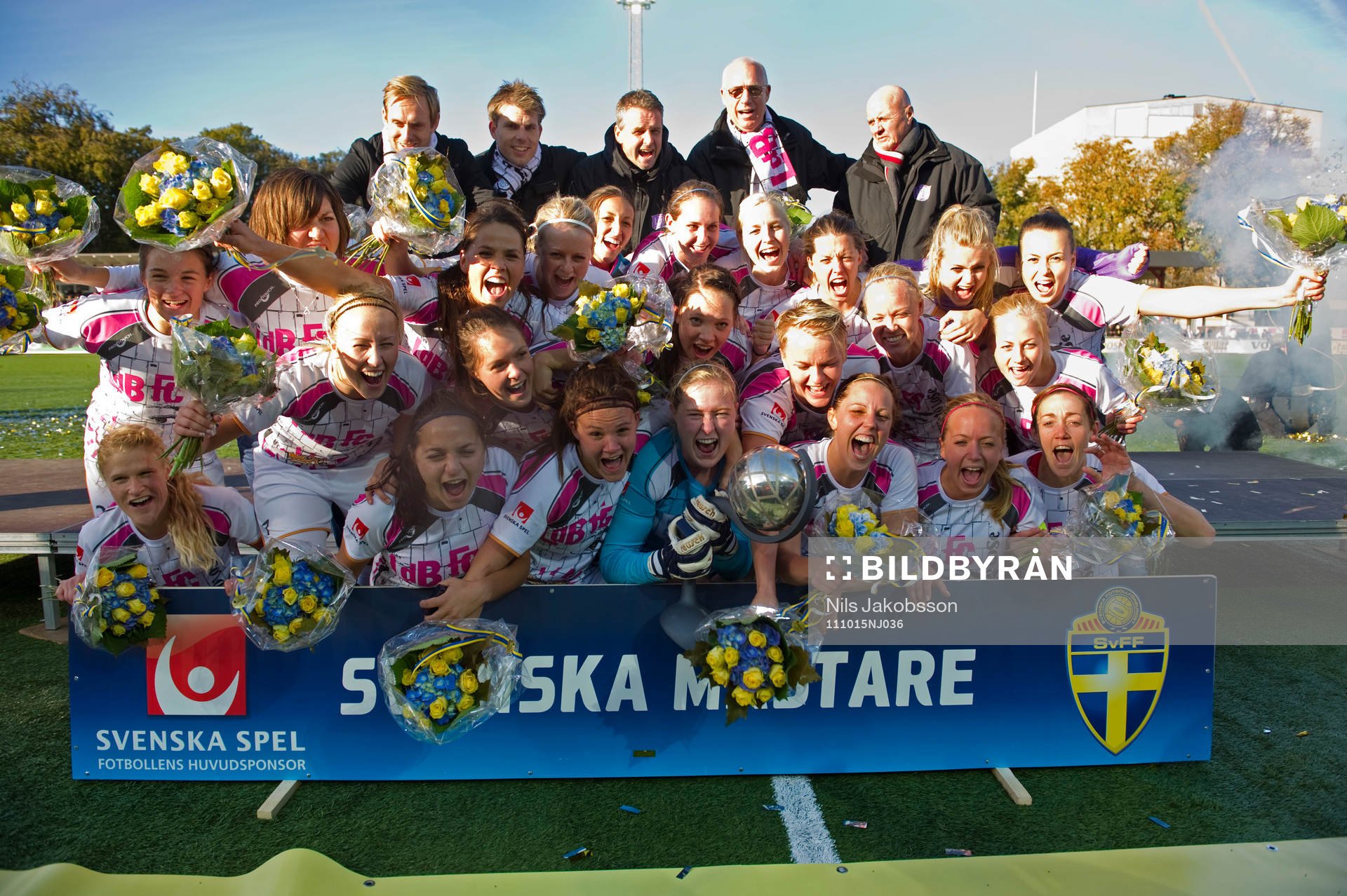 Svenska Mästare 2011, SM-guld, lagbild, LDB Malmö jubel,