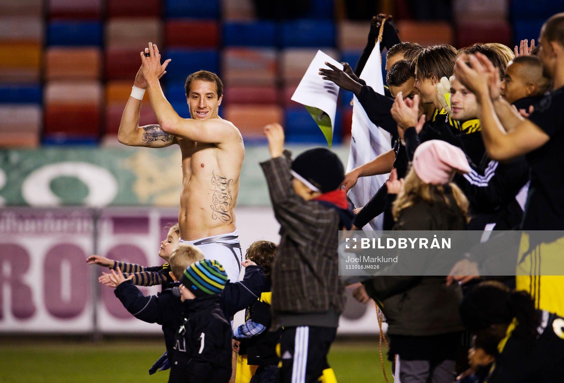 Kenny Pavey, AIK, gjorde sin sista hemmamatch. Efteråt