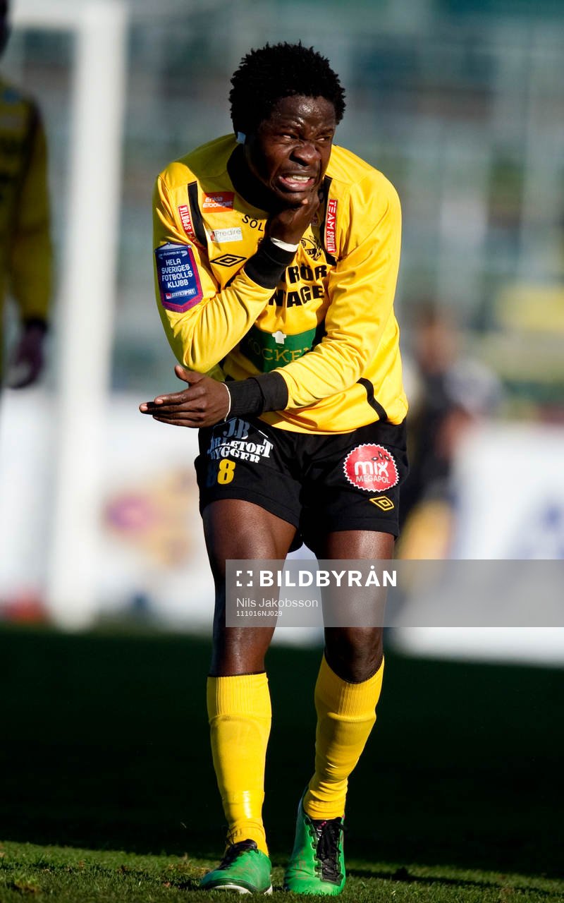 Patrick Osiako, Mjällby har ont i kinden. Smärta