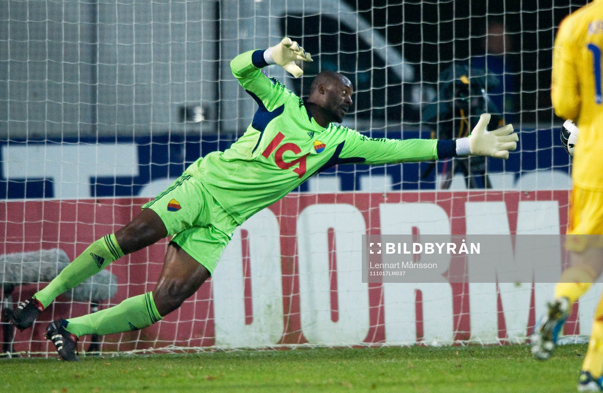 1-0 Michael Görlitz, Halmstad, Pa Dembo Touray, målvakt,