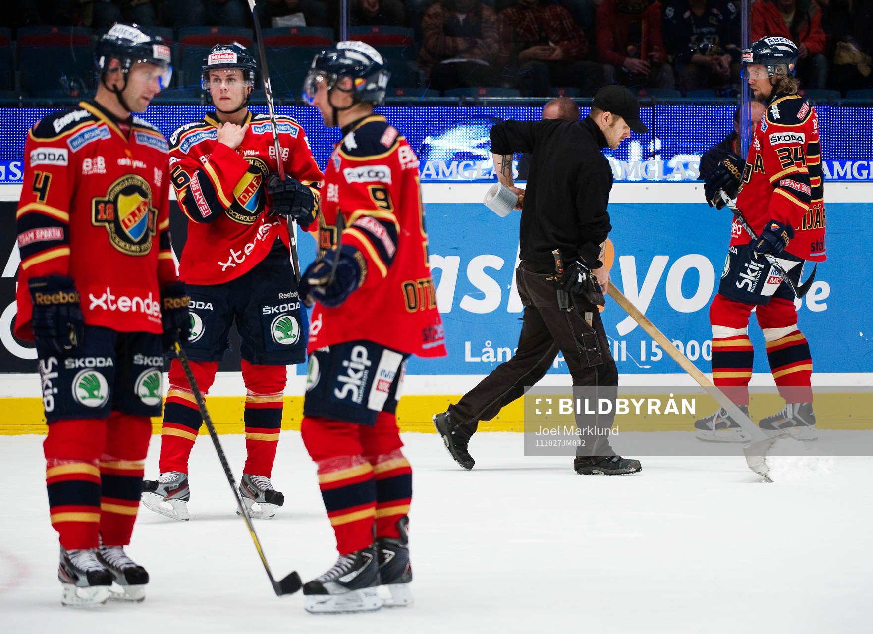 Trasig sargreklam ledde till att spelet fick avbrytas två