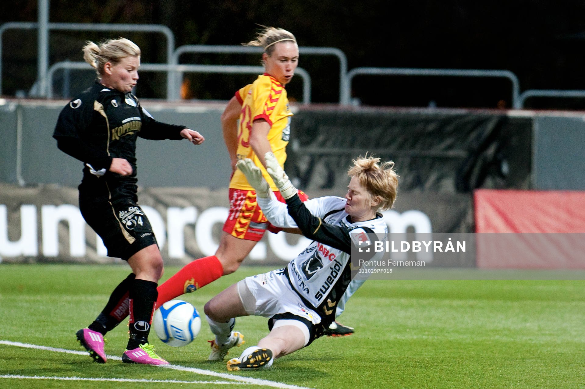  Sara Linden, Kopparbergs/Göteborg, Maja Åström, målvakt, Tyresö.
