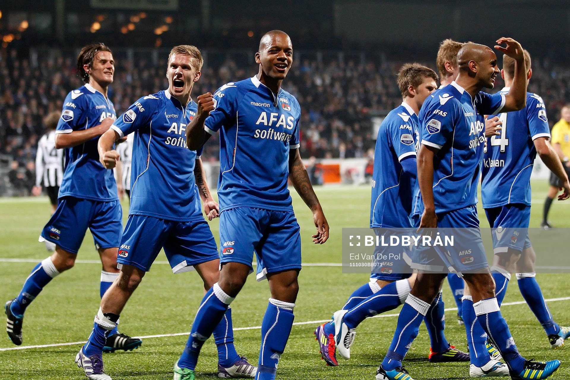  Etienne Reijnen, Pontus Wernbloom, Charlison Benschop, Simon Poulsen och Adam Maher, AZ, jubel.
