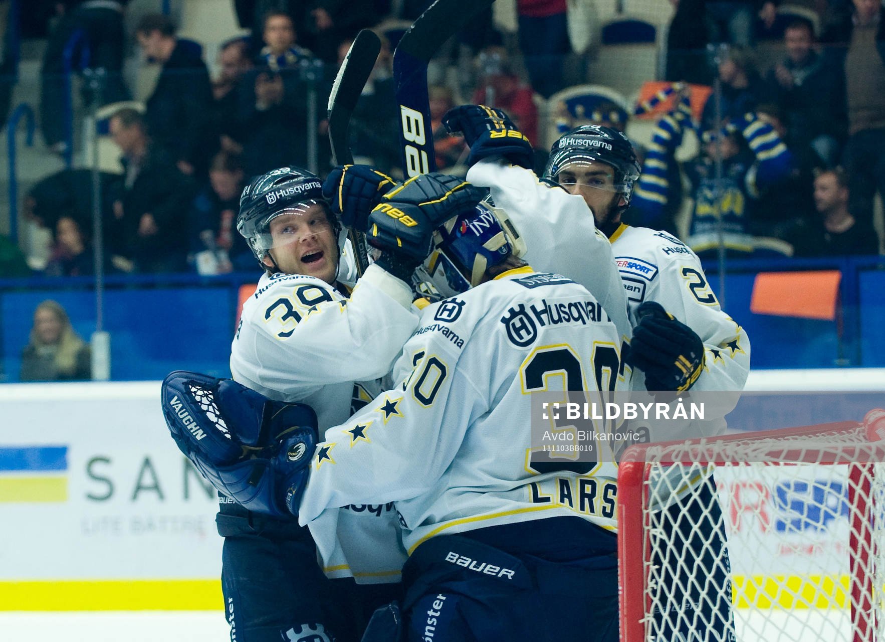 Jukka Voutilainen, Daniel Larsson, målvakt, HV71 jubel