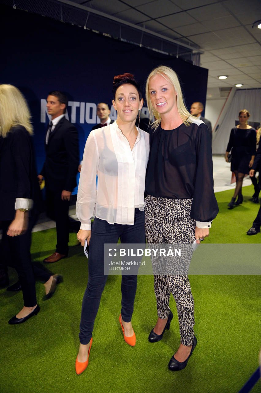 Therese Sjögran och Caroline Seger