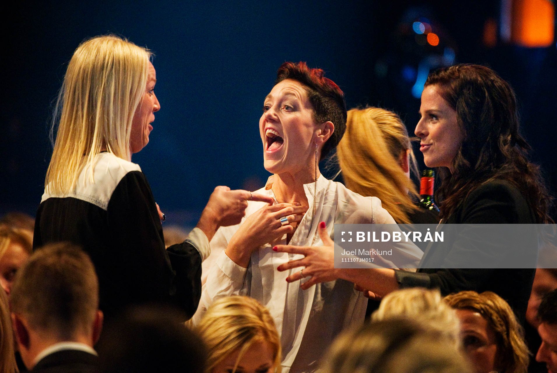 Caroline Seger, Therese Sjögran och Lotta Schelin skojar