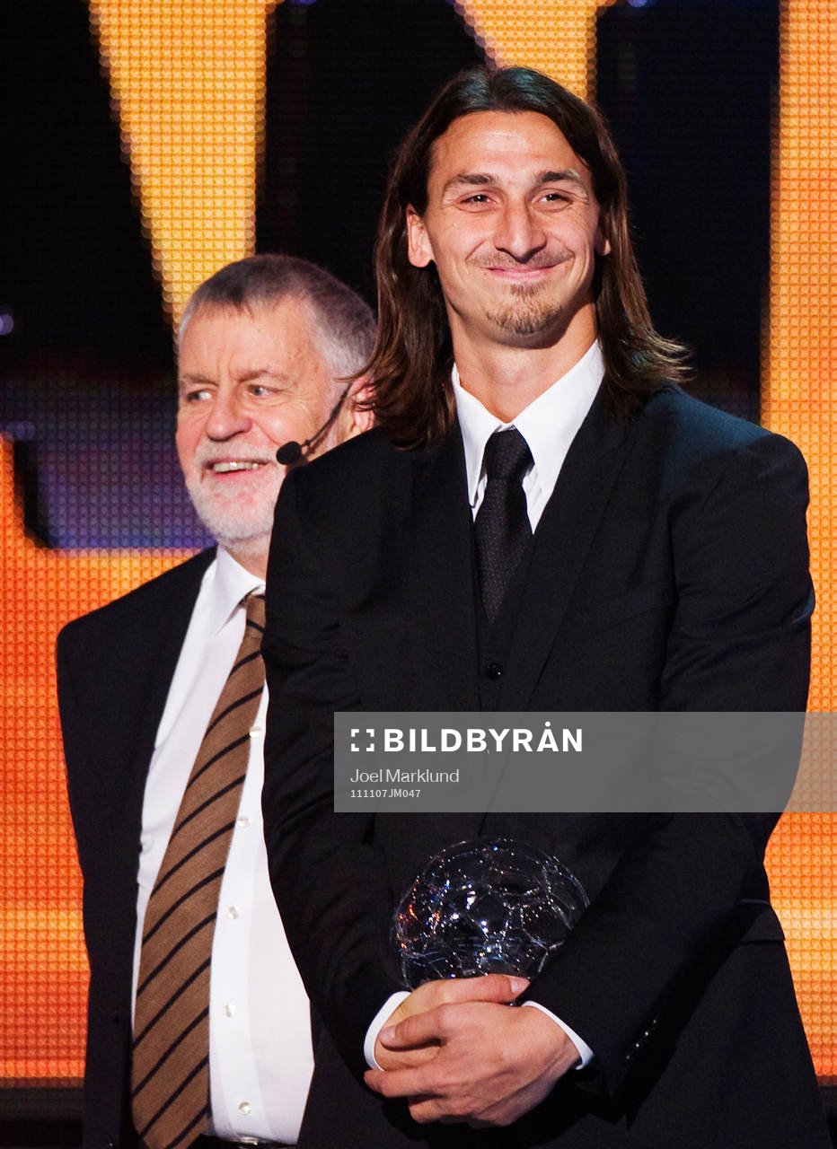 Zlatan Ibrahimovic grimaserar när Lotta Schelin driver med